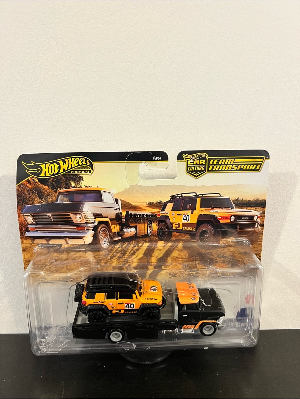 Hot Wheels Team Transport Toyota FJ Cruiser